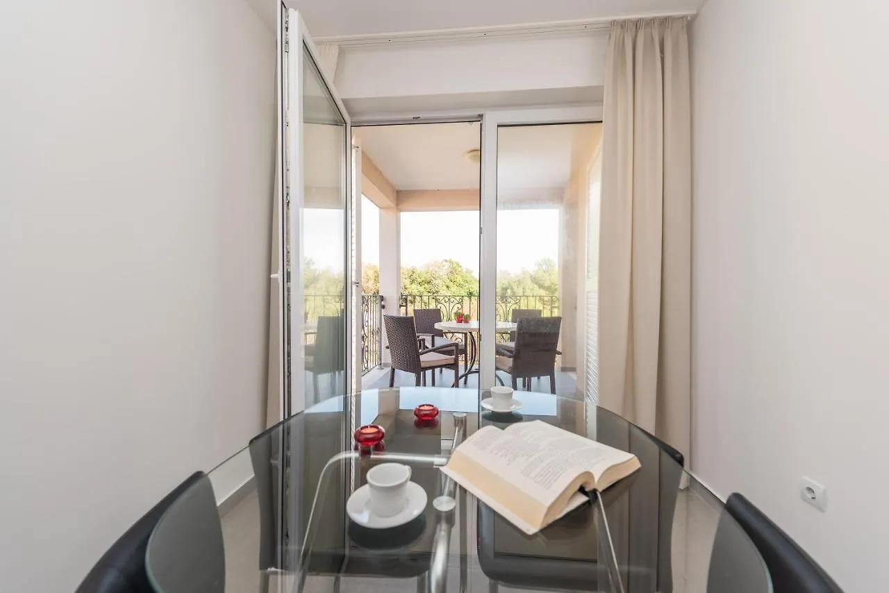Apartments Sun And Sea Privlaka Hırvatistan